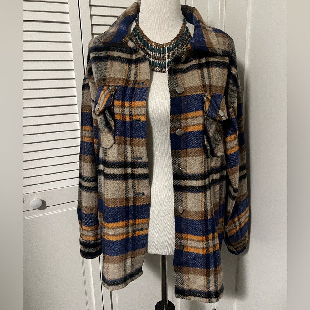 Blue, Gold and gray Shacket - Picture 5 of 7